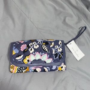 NWT Vera Bradley Trimmed Wristlet in Charmont Meadow